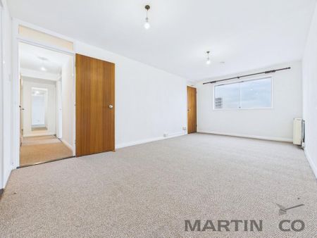 2 bedroom flat to rent - Photo 2