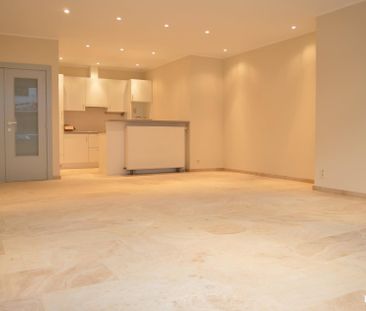 Gelijkvloers appartement met 2 slaapkamers in centrum van Gullegem - Photo 3