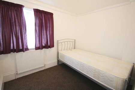 Neeld Crescent, Wembley, Middlesex, HA9 - Photo 4