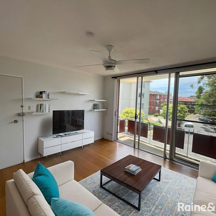 FOR LEASE - Apartment in a Boutique Block of Six - Photo 1