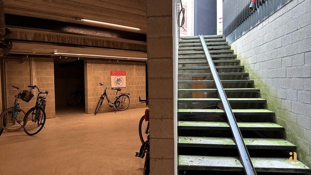 Op zoek naar een lichtrijk appartement in het historisch centrum van Gent? - Photo 1