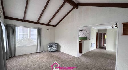 Spacious 3-Bedroom Home in Handy Location - Photo 4