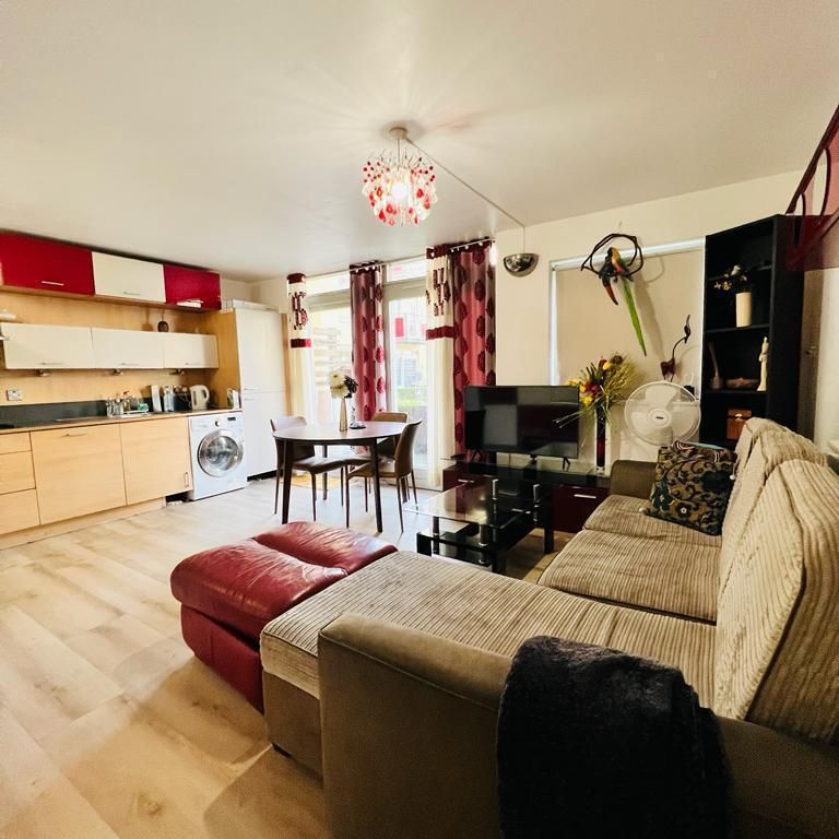 2 bedroom flat to rent - Photo 1