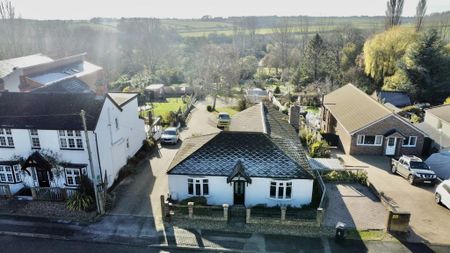 4 bedroom detached house to rent - Photo 3