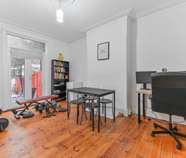 3 bedroom end of terrace house to rent - Photo 5