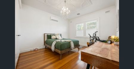 2 Bedroom + Study Top-Floor Art Deco Elegance in the Heart of St Kilda - Photo 2