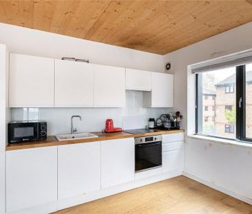 3 bedroom flat to rent - Photo 3