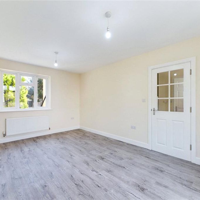 3 bedroom end of terrace house to rent - Photo 1