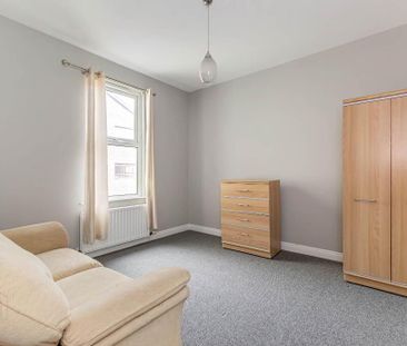 40a Bachelors Walk, Lisburn, BT28 1XN - Photo 5