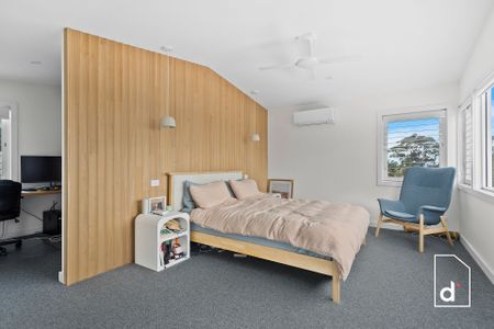 Sophisticated Coastal Haven In Luxe Location - Photo 4