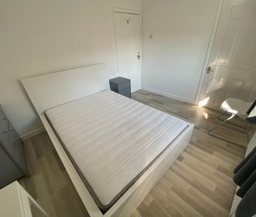 4 bedroom semi-detached house to rent - Photo 6