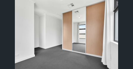 Townhouse In Great Location! - Photo 4