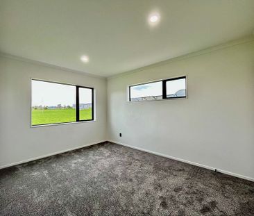 Brand New 3 Bedroom Freehold Home - Photo 6