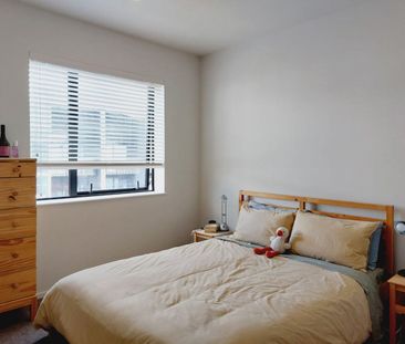 Fully Furnished 3 bedroom Modern Apartment - Photo 4