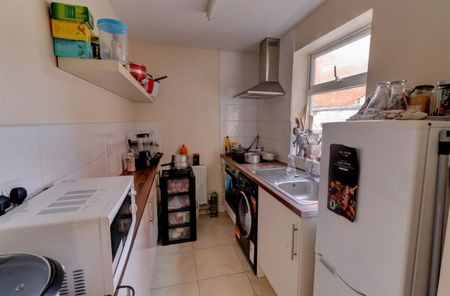 2 BED Terraced House To rent - Photo 2