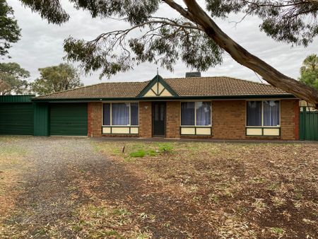 Well Presented Family Home - Photo 4