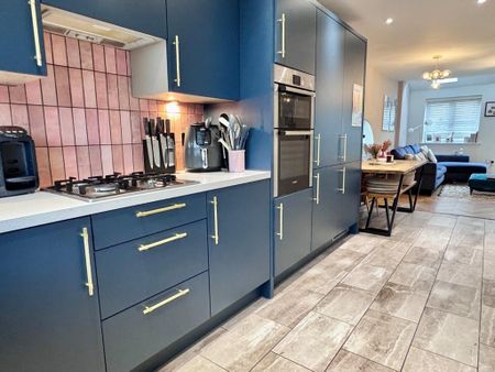 3 bedroom terraced house to rent - Photo 5