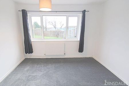 2 bedroom bungalow to rent - Photo 2
