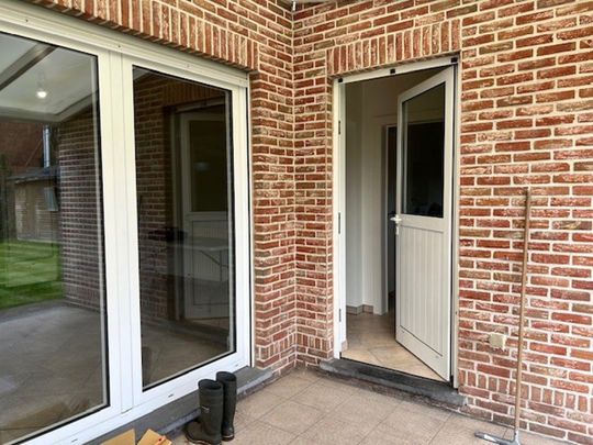 Ruime gezinswoning te huur – met 4 slpk, garage en tuin - Photo 1