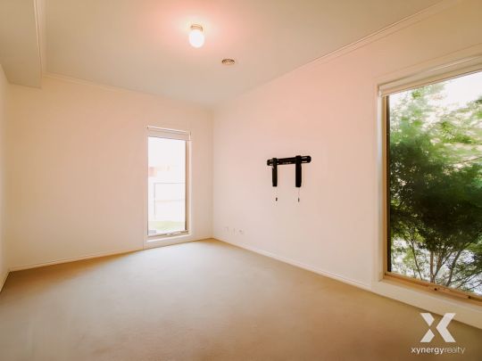 1 Auguste Avenue, Melbourne - Photo 1