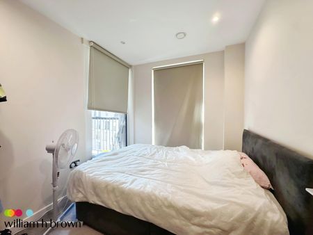 Burgess Springs, Chelmsford, City Park West - Photo 4
