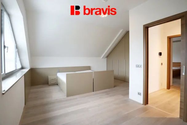 Pronájem mezonetového bytu 3+kk, Brno - Židenice, Hrozňatova ulice, zimní zahrada, sklep, parkování - Фото 1