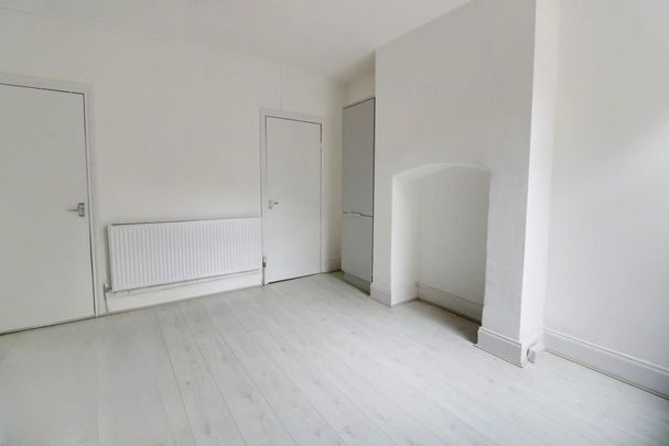 5 Bed Terraced House, Cobden View Road, S10 - Photo 1