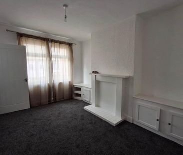 3 bedroom end of terrace house to rent - Photo 6