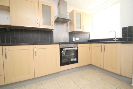 3 bedroom terraced house to rent - Photo 3