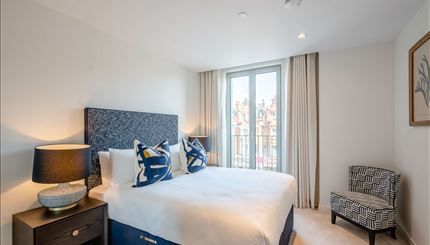 Luxurious 2-Bedroom Apartment with Private Balcony & High-End Amenities in Central London - Photo 3