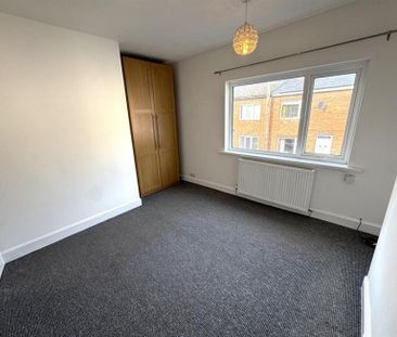 3 Bedroom Terraced To Let - Photo 2