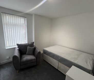 Bristol Road - Photo 4