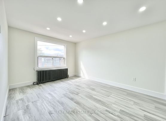 15 Stavebank Road N #6 - Photo 1
