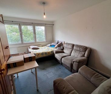 3 bedroom flat to rent - Photo 1