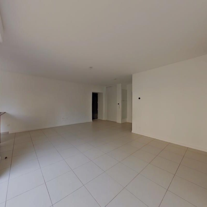 Location Maison 4 pièces 112m² POITIERS 86000 - Photo 1