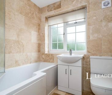 3 bedroom house to rent North Street, Emsworth, PO10 - Photo 3