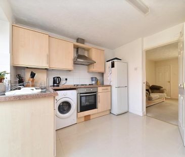 2 bedroom semi-detached house to rent - Photo 5