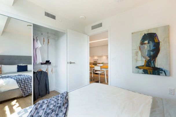 Art on 6th — One Bedroom + Den - Photo 1