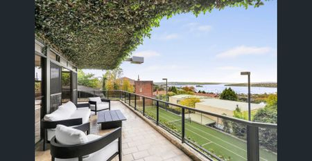 FAMILY HOME WITH HARBOUR VIEWS - Photo 2