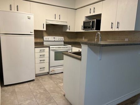 For Lease - 1470 Bishops Gate Unit# 306, Oakville, Ontario - Photo 2