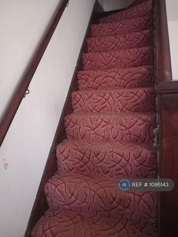 2 bedroom end of terrace house to rent - Photo 3