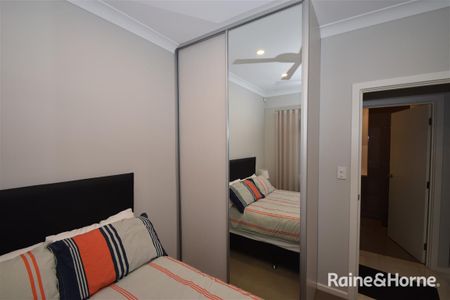 Modern Rooming House - 1 Room Available Now - Photo 4