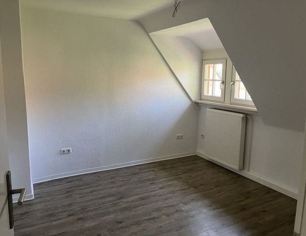 Individuelle 3-Zimmer-Dachgeschosswohnung in guter Wohnlage - Photo 1