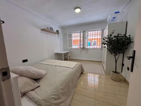 Carrer del Poeta Ben Hafadja, Valencia, Valencian Community 46009 - Photo 5