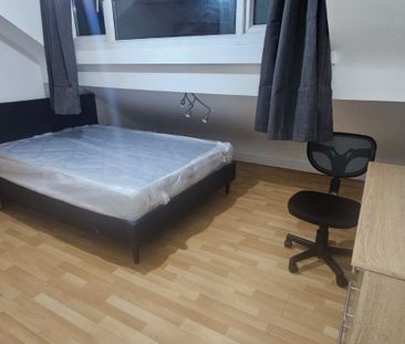 4 Bed - 73 Burly Lodge Terrace, Hyde Park, Leeds - LS6 1QD - Student - Photo 4