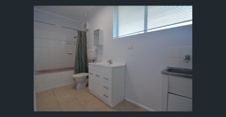 Central Living - Photo 5