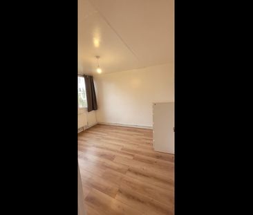 Room in a Shared Flat, Ibsley Gardens, SW15 - Photo 2