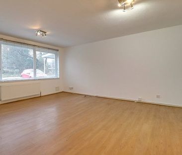 Barrington Court, Hutton, Brentwood, CM13 1AX, Property for rent - Photo 4