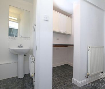 3 bedroom semi-detached house to rent - Photo 2