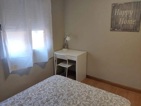 Calle de Almonacid, Madrid, Community of Madrid 28038 - Photo 1